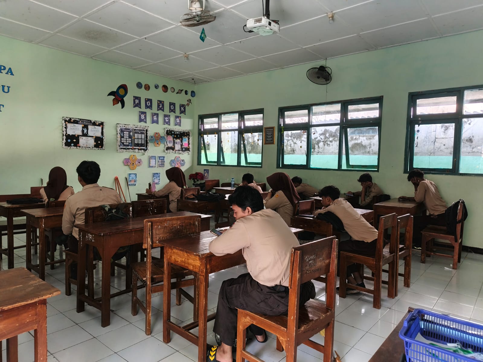 Pantang Kendur! Siswa MTsN 9 Bantul Masuki Hari Kelima Ujian Madrasah dengan Mapel IPS dan PJOK